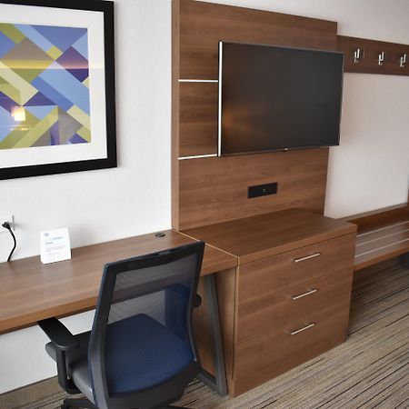 Holiday Inn Express & Suites - Boston South - Randolph By Ihg Dış mekan fotoğraf