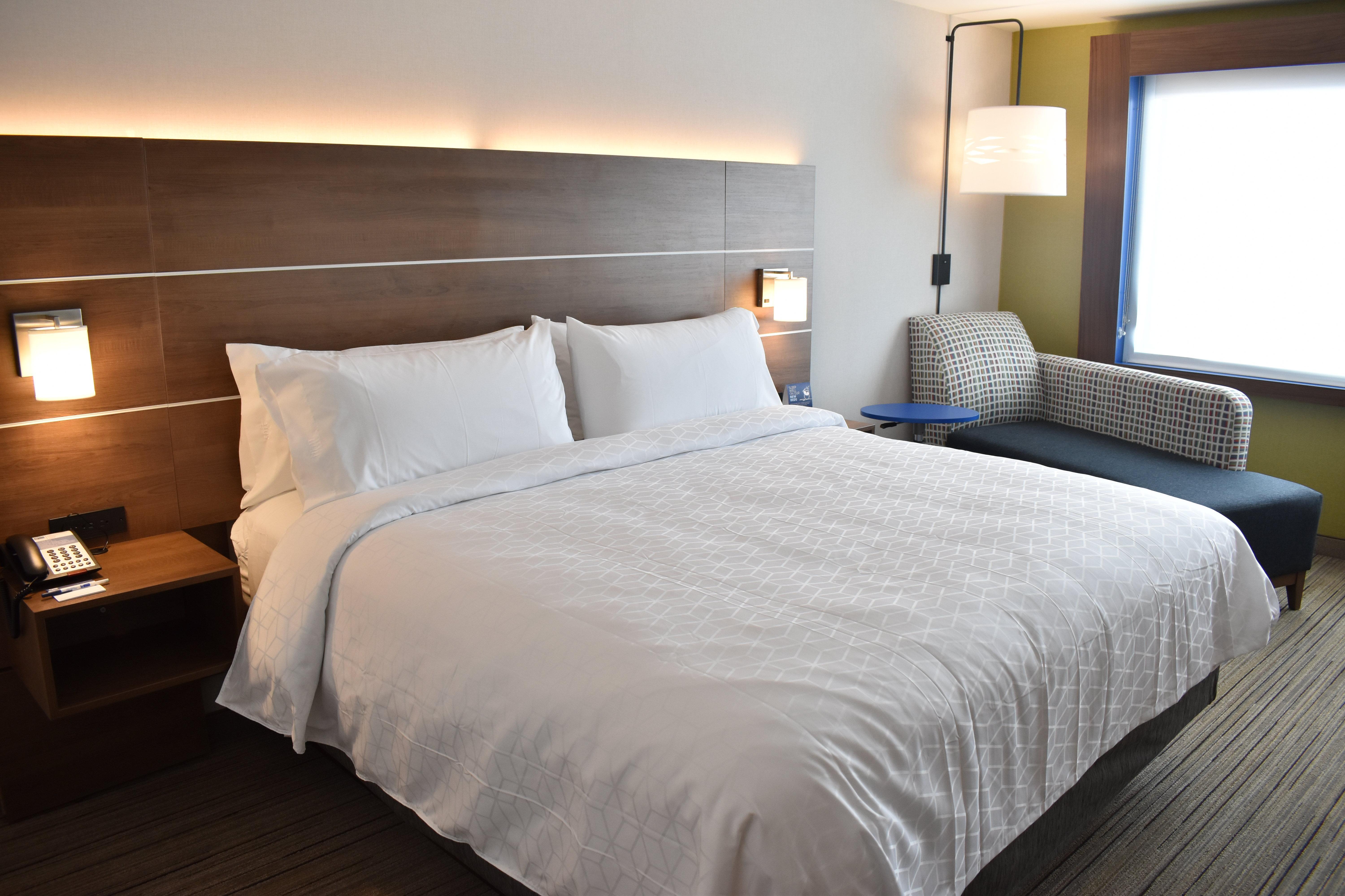Holiday Inn Express & Suites - Boston South - Randolph By Ihg Dış mekan fotoğraf