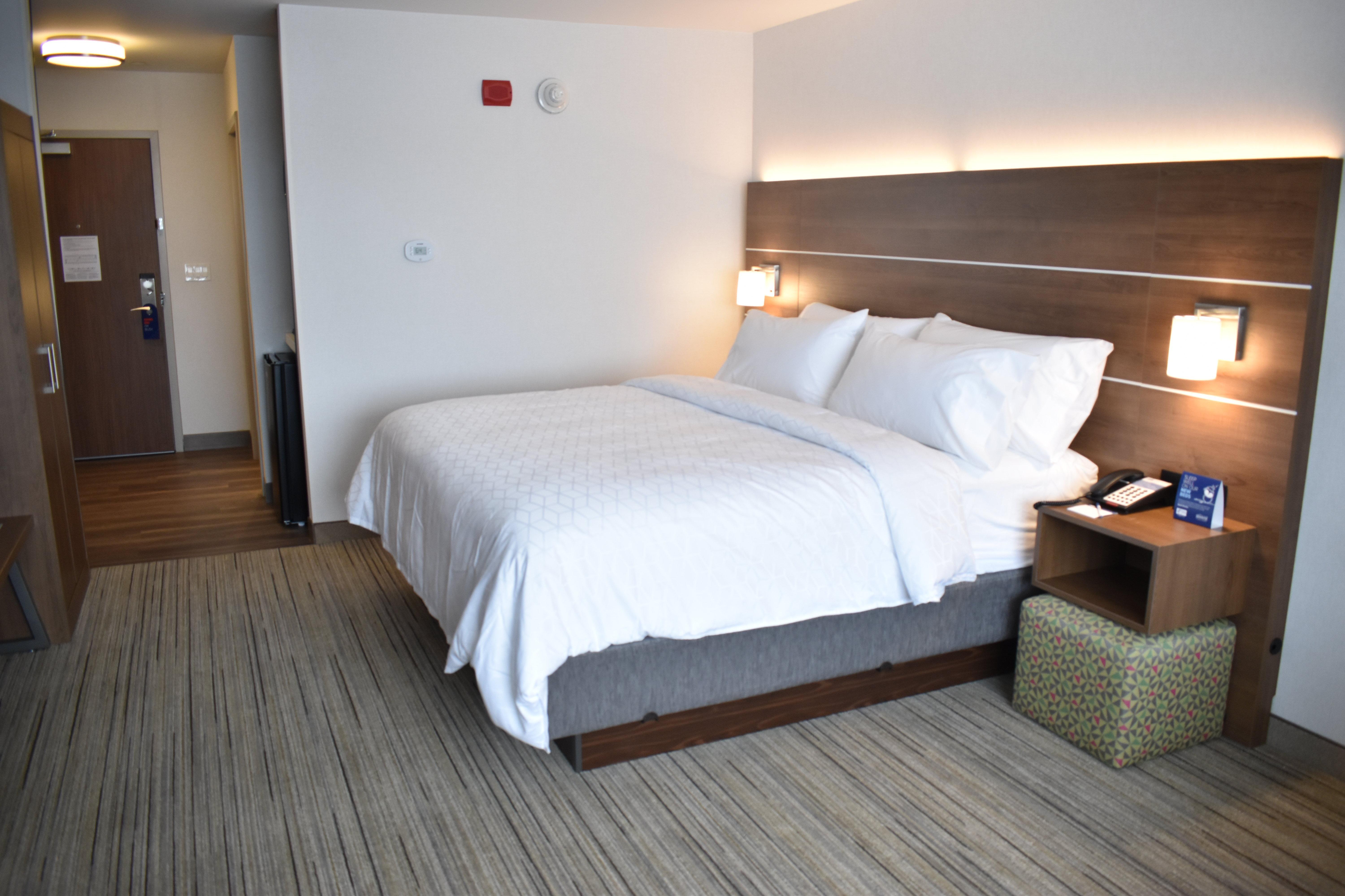 Holiday Inn Express & Suites - Boston South - Randolph By Ihg Dış mekan fotoğraf