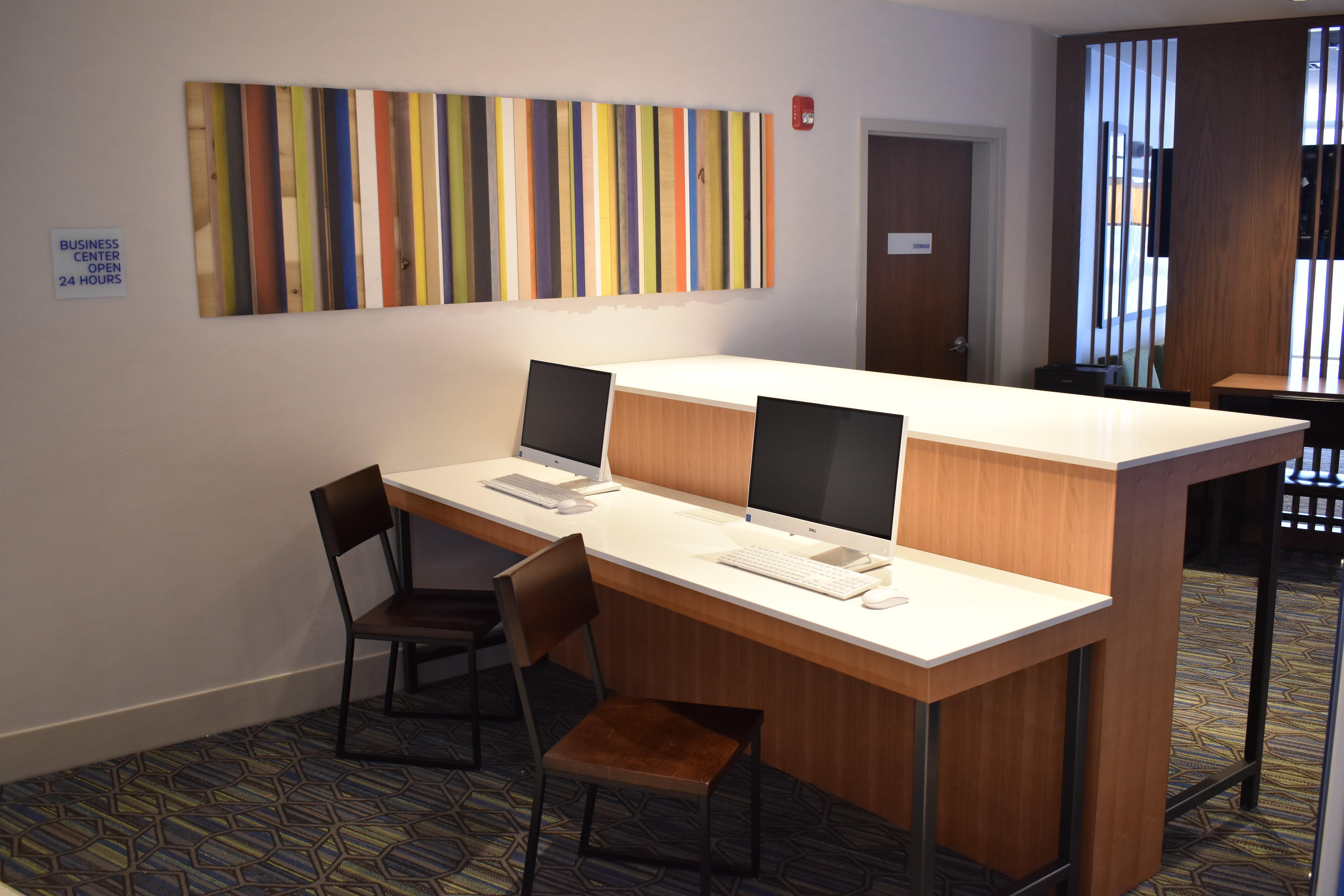 Holiday Inn Express & Suites - Boston South - Randolph By Ihg Dış mekan fotoğraf