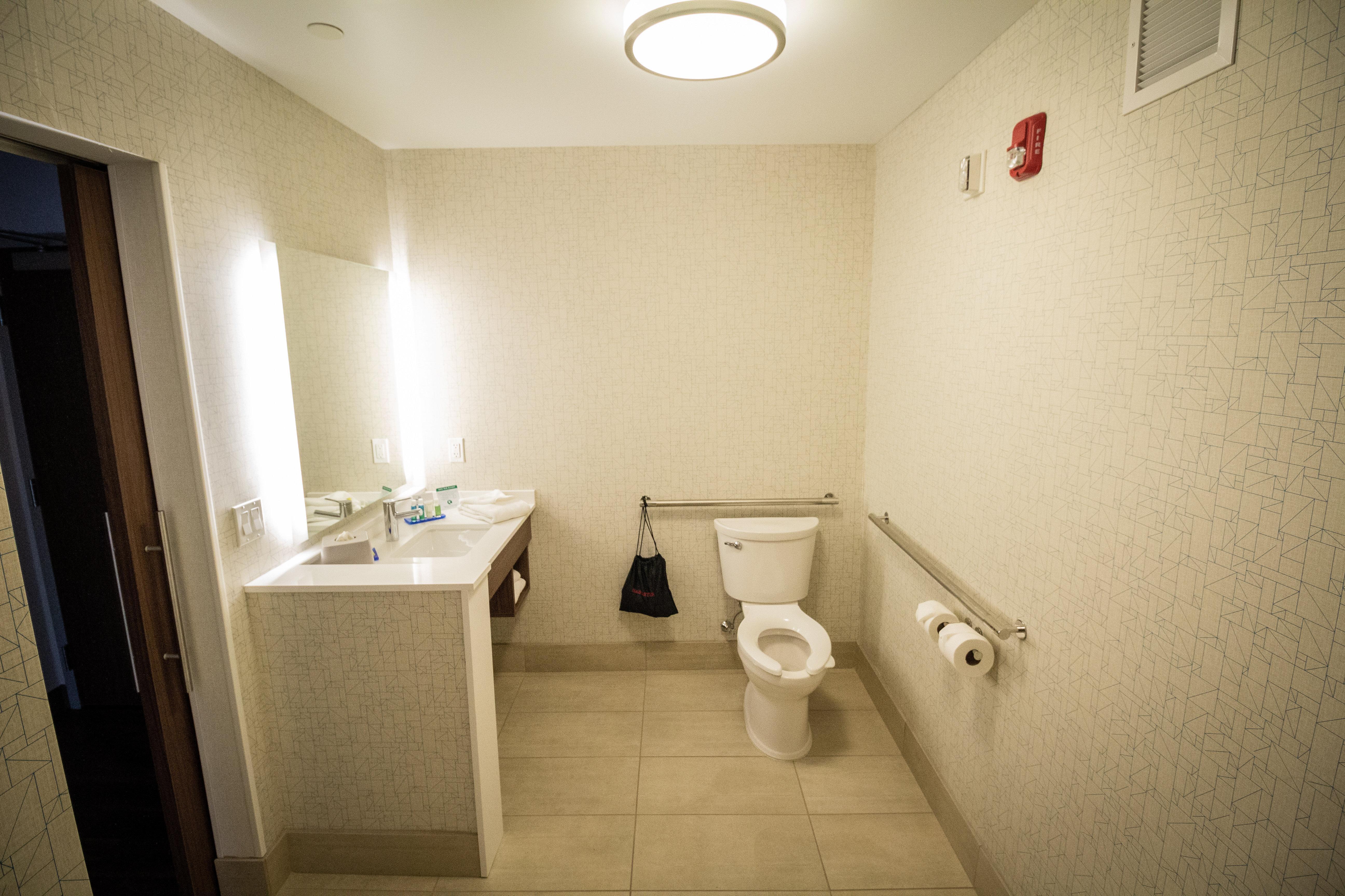 Holiday Inn Express & Suites - Boston South - Randolph By Ihg Dış mekan fotoğraf