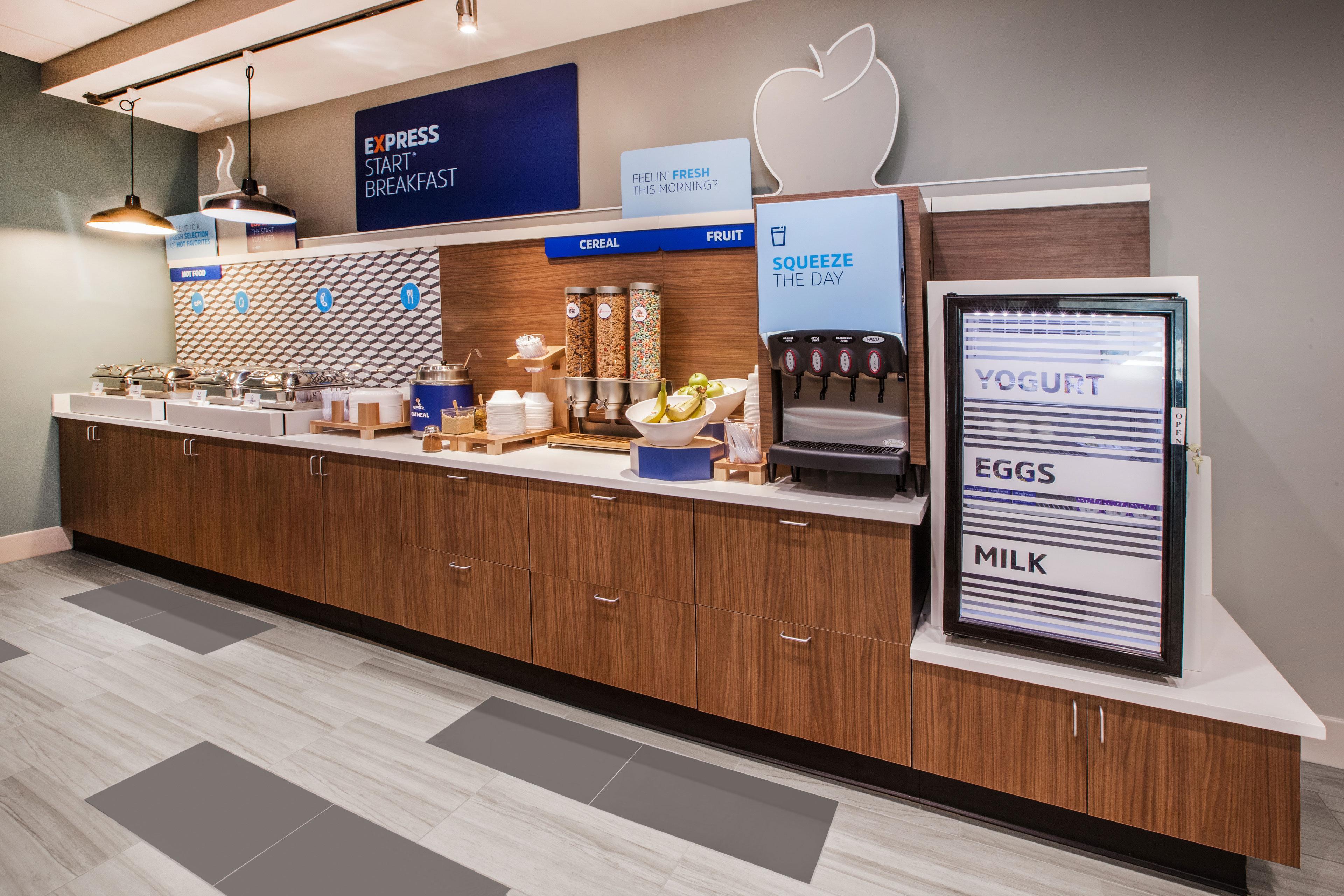 Holiday Inn Express & Suites - Boston South - Randolph By Ihg Dış mekan fotoğraf