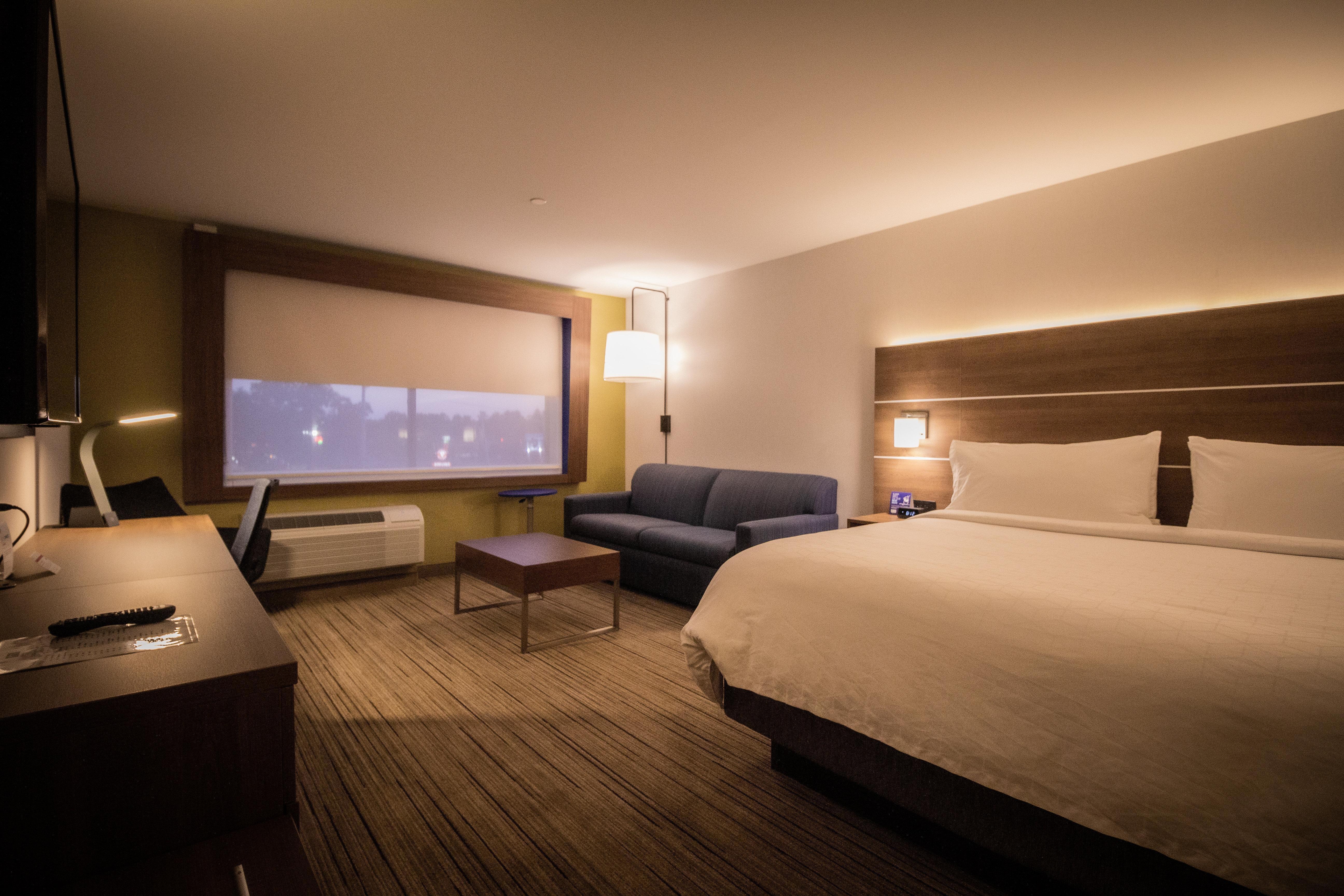 Holiday Inn Express & Suites - Boston South - Randolph By Ihg Dış mekan fotoğraf