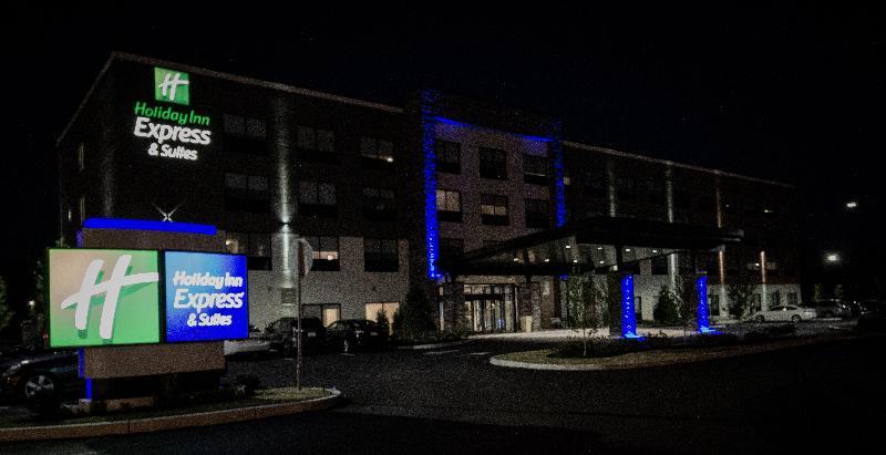 Holiday Inn Express & Suites - Boston South - Randolph By Ihg Dış mekan fotoğraf