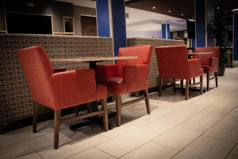 Holiday Inn Express & Suites - Boston South - Randolph By Ihg Dış mekan fotoğraf